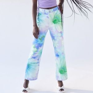 NWT🌟 BDG High Waisted Floral Cowboy Jeans